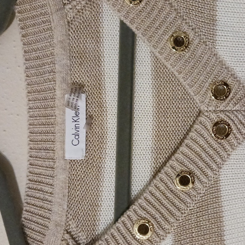 Calvin Klein sweater - Picture 2 of 4